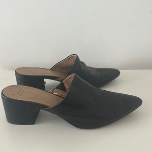 Slip on pointed close toe mules